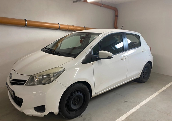 Toyota Yaris cena 23900 przebieg: 142049, rok produkcji 2013 z Katowice małe 529